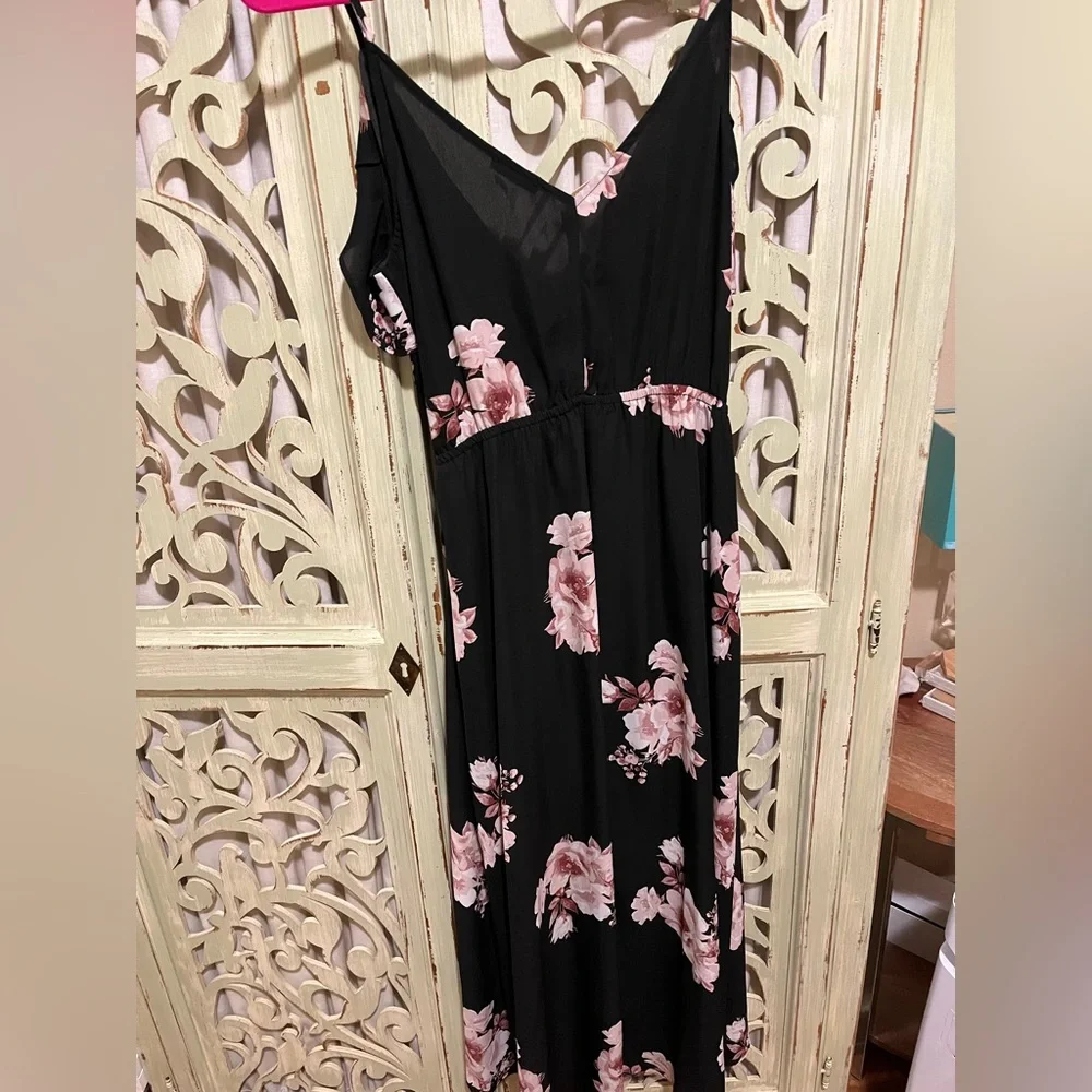 Black and Pink Floral Faux Wrap Dress - Picture 5 of 10